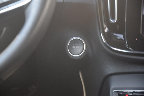 Volvo XC40 1.5 T3 Business Pro CAMERA/ADAPTIEVE CRUISE/APPLE CARPLAY