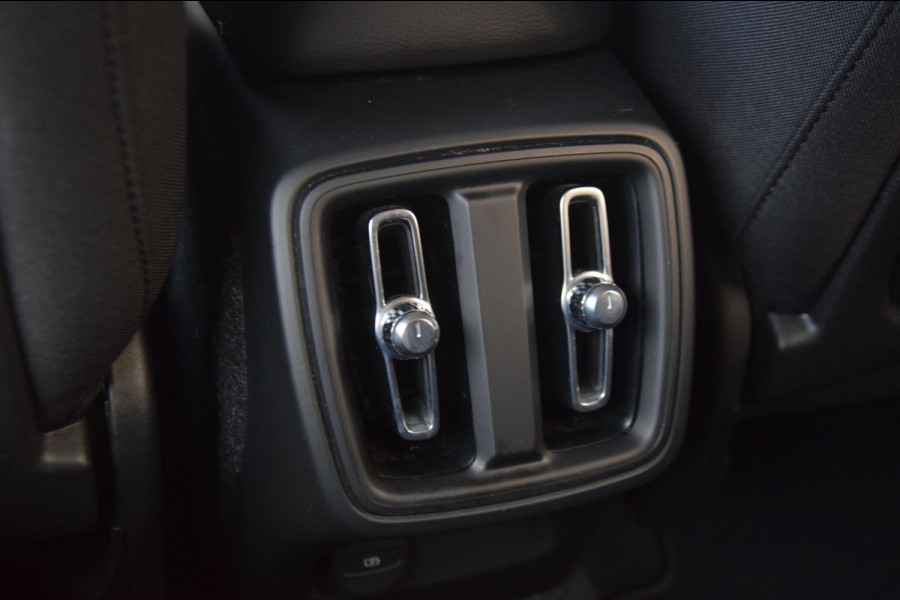 Volvo XC40 1.5 T3 Business Pro CAMERA/ADAPTIEVE CRUISE/APPLE CARPLAY