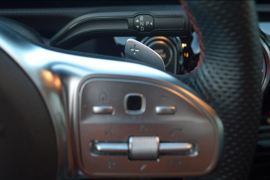 Mercedes-Benz CLA-Klasse 200 AMG Line 1E EIGENAAR|STOELVERWARMING|VIRTUAL COCKPIT