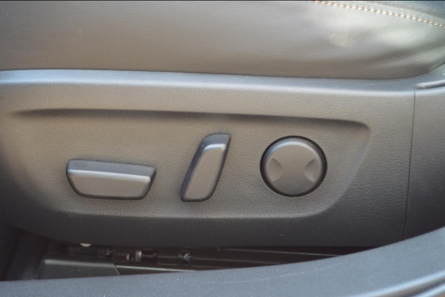 Mazda 3 2.0 e-SkyActiv-X Hybrid 186 Luxury TREKHAAK|LEER|BOSE AUDIO
