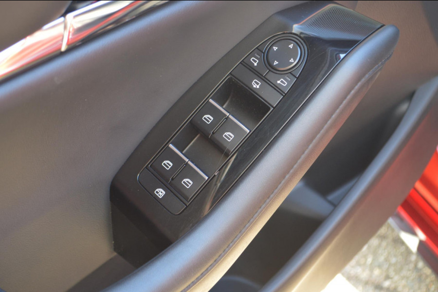 Mazda 3 2.0 e-SkyActiv-X Hybrid 186 Luxury TREKHAAK|LEER|BOSE AUDIO