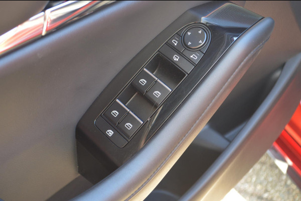 Mazda 3 2.0 e-SkyActiv-X Hybrid 186 Luxury TREKHAAK|LEER|BOSE AUDIO