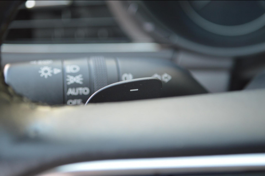 Mazda 3 2.0 e-SkyActiv-X Hybrid 186 Luxury TREKHAAK|LEER|BOSE AUDIO