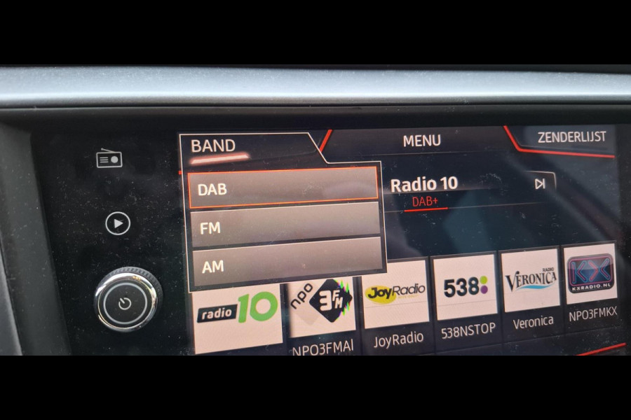 Seat Arona 1.0 TSI Style Business Intense BEATS AUDIO|CAMERA|DAB+|NAVI | Cruise adaptief | 2 nwe banden