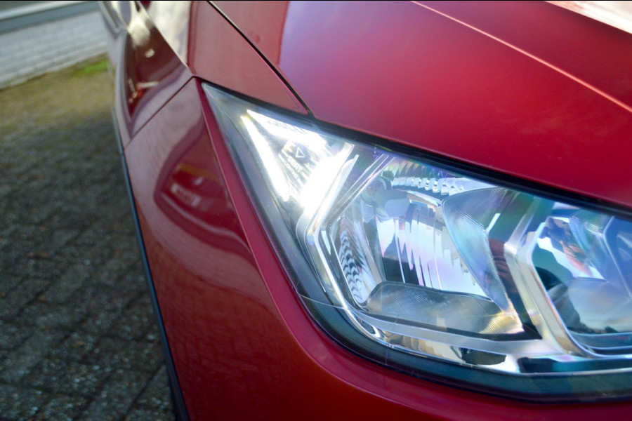 Seat Arona 1.0 TSI Style Business Intense BEATS AUDIO|CAMERA|DAB+|NAVI | Cruise adaptief | 2 nwe banden