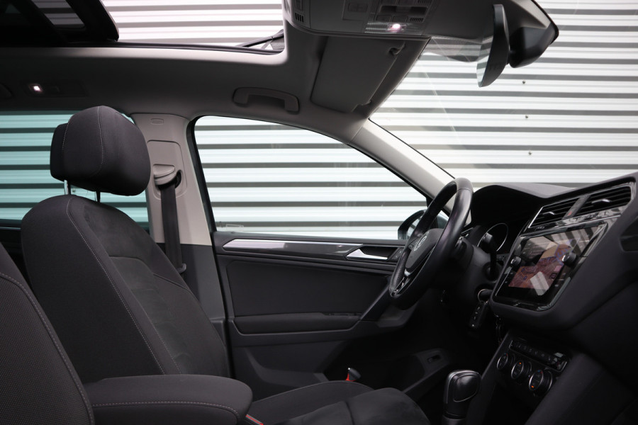 Volkswagen Tiguan 1.5 TSI Pano / Trekhaak / Massage Stoel / LED / Stoelverwarming / Camera /