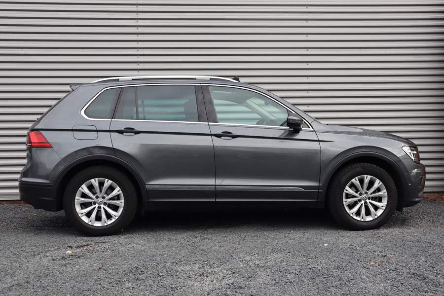 Volkswagen Tiguan 1.5 TSI Pano / Trekhaak / Massage Stoel / LED / Stoelverwarming / Camera /