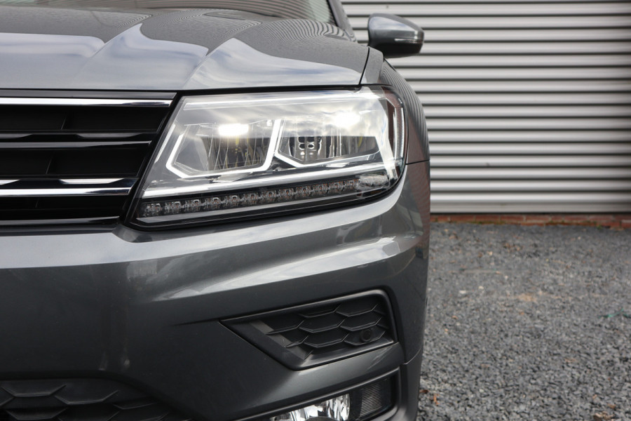Volkswagen Tiguan 1.5 TSI Pano / Trekhaak / Massage Stoel / LED / Stoelverwarming / Camera /