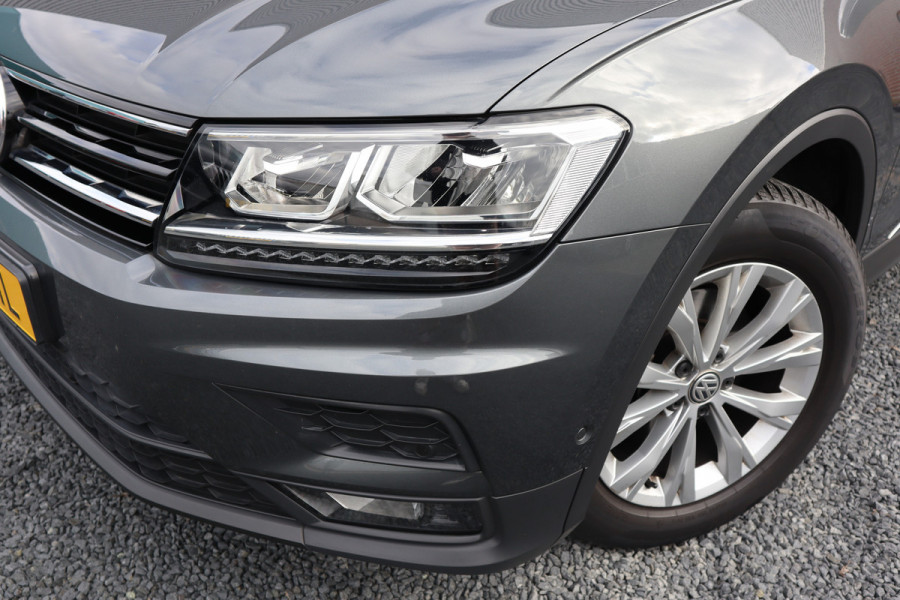 Volkswagen Tiguan 1.5 TSI Pano / Trekhaak / Massage Stoel / LED / Stoelverwarming / Camera /