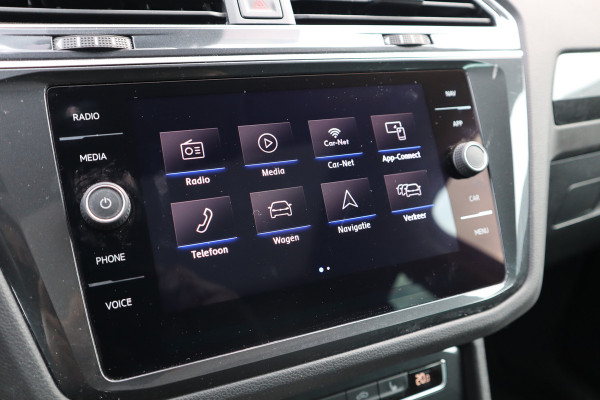 Volkswagen Tiguan 1.5 TSI Pano / Trekhaak / Massage Stoel / LED / Stoelverwarming / Camera /