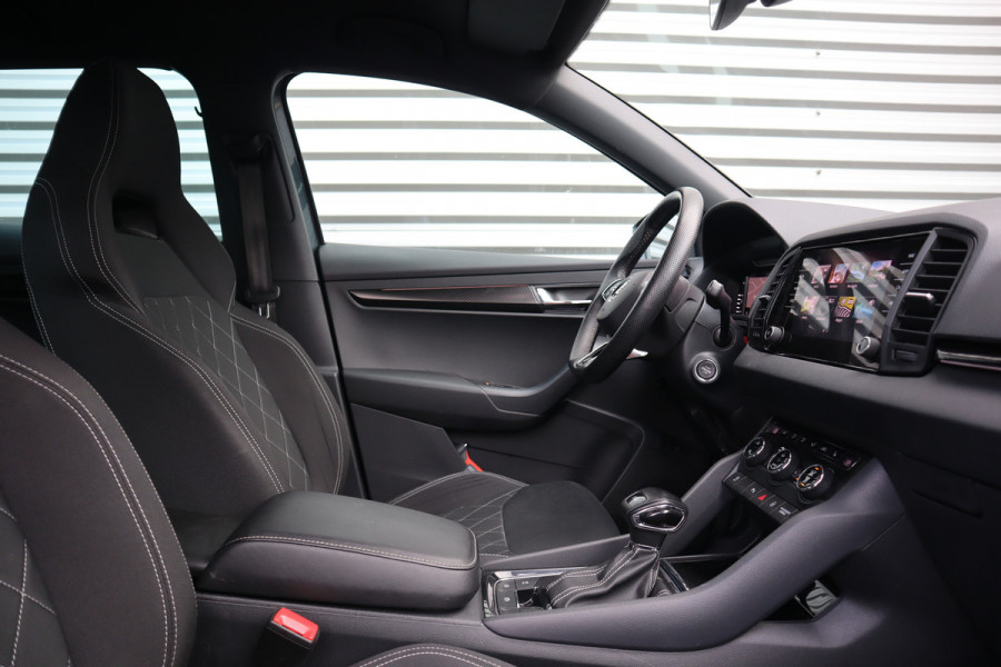 Škoda Karoq 1.5 TSI Sportline Business Digital Dash / Canton / Trekhaak / 19inch Stoelverwarming /