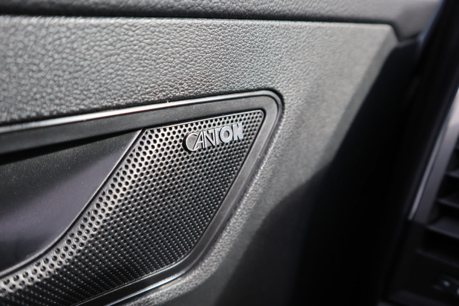 Škoda Karoq 1.5 TSI Sportline Business Digital Dash / Canton / Trekhaak / 19inch Stoelverwarming /