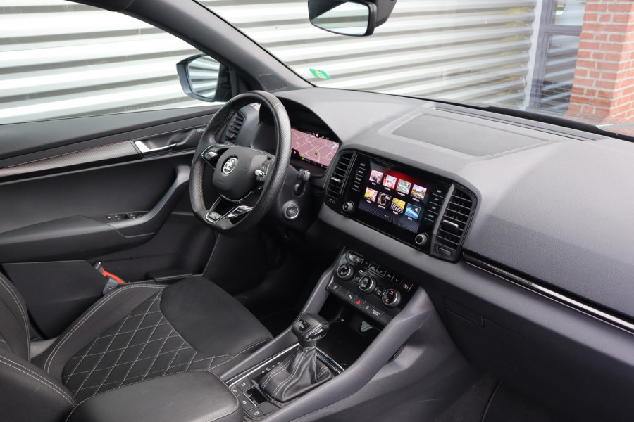 Škoda Karoq 1.5 TSI Sportline Business Digital Dash / Canton / Trekhaak / 19inch Stoelverwarming /