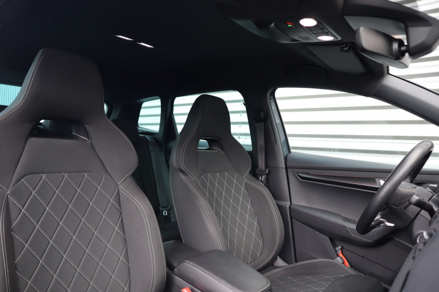 Škoda Karoq 1.5 TSI Sportline Business Digital Dash / Canton / Trekhaak / 19inch Stoelverwarming /