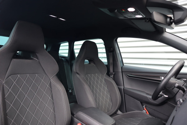 Škoda Karoq 1.5 TSI Sportline Business Digital Dash / Canton / Trekhaak / 19inch Stoelverwarming /