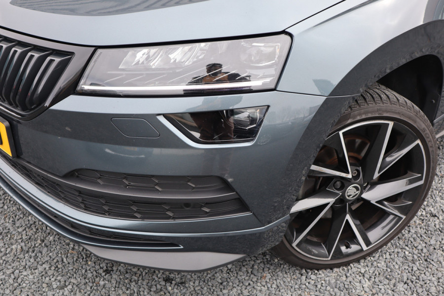 Škoda Karoq 1.5 TSI Sportline Business Digital Dash / Canton / Trekhaak / 19inch Stoelverwarming /