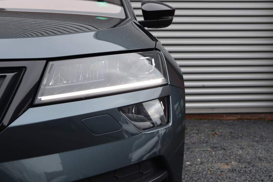 Škoda Karoq 1.5 TSI Sportline Business Digital Dash / Canton / Trekhaak / 19inch Stoelverwarming /