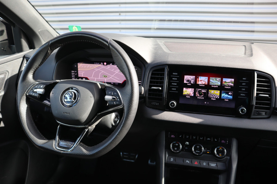 Škoda Karoq 1.5 TSI Sportline Business Digital Dash / Canton / Trekhaak / 19inch Stoelverwarming /