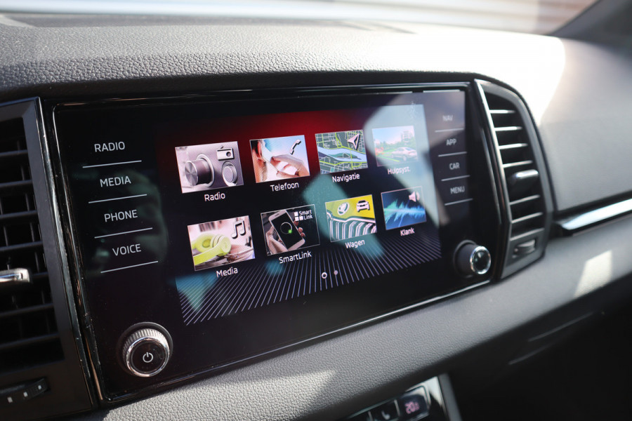 Škoda Karoq 1.5 TSI Sportline Business Digital Dash / Canton / Trekhaak / 19inch Stoelverwarming /