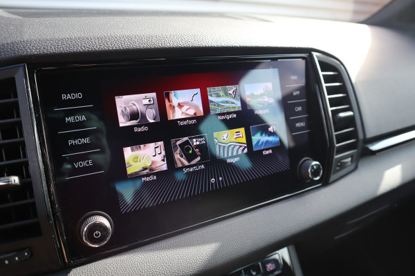 Škoda Karoq 1.5 TSI Sportline Business Digital Dash / Canton / Trekhaak / 19inch Stoelverwarming /