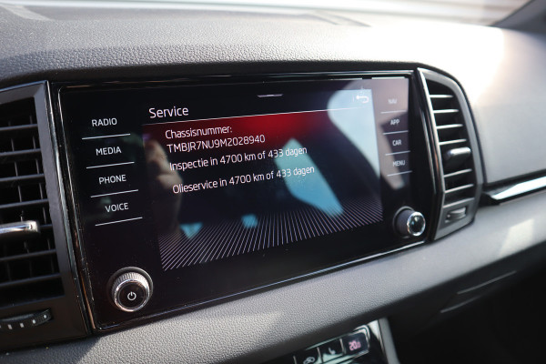 Škoda Karoq 1.5 TSI Sportline Business Digital Dash / Canton / Trekhaak / 19inch Stoelverwarming /