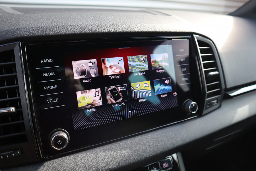 Škoda Karoq 1.5 TSI Sportline Business Digital Dash / Canton / Trekhaak / 19inch Stoelverwarming /