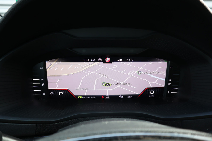 Škoda Karoq 1.5 TSI Sportline Business Digital Dash / Canton / Trekhaak / 19inch Stoelverwarming /