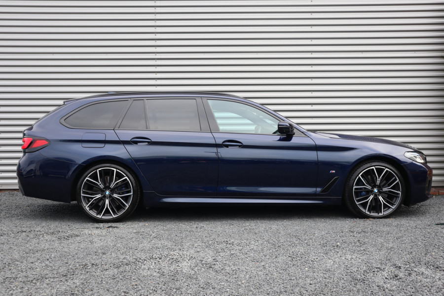 BMW 5 Serie Touring 530i xDrive M-Sport High Executive Achteras Sturing / Trekhaak / 360 Camera / Adaptieve Cruise