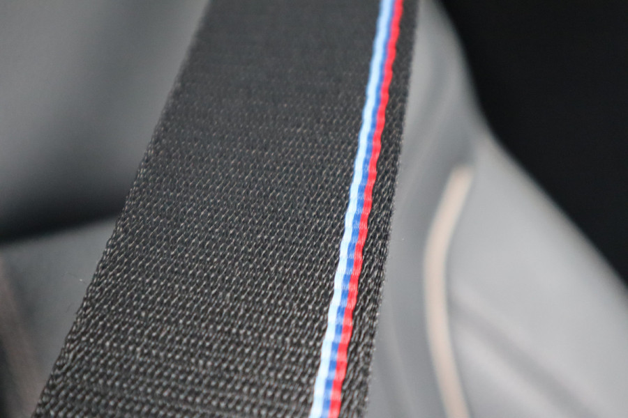 BMW 5 Serie Touring 530i xDrive M-Sport High Executive Achteras Sturing / Trekhaak / 360 Camera / Adaptieve Cruise