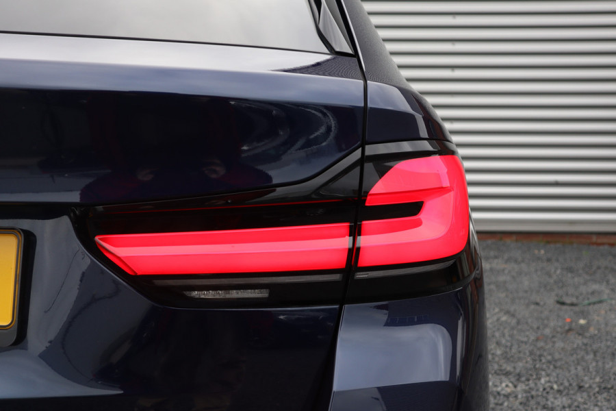 BMW 5 Serie Touring 530i xDrive M-Sport High Executive Achteras Sturing / Trekhaak / 360 Camera / Adaptieve Cruise
