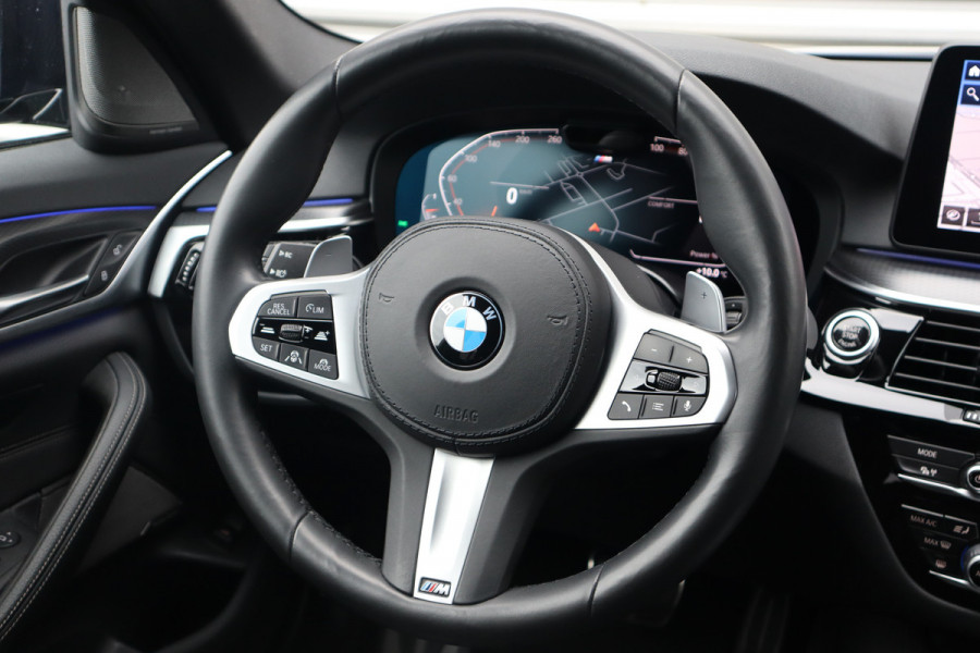 BMW 5 Serie Touring 530i xDrive M-Sport High Executive Achteras Sturing / Trekhaak / 360 Camera / Adaptieve Cruise