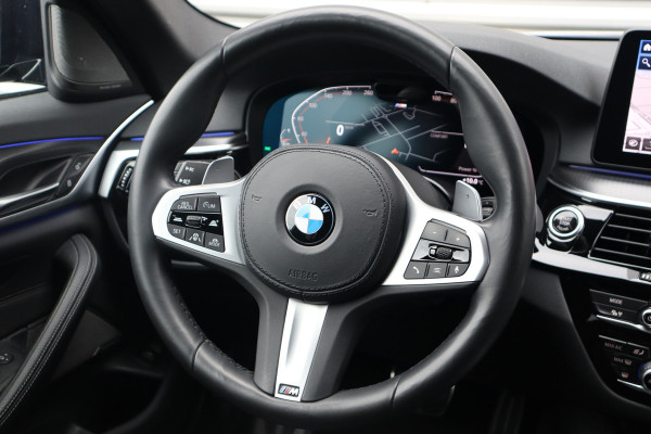 BMW 5 Serie Touring 530i xDrive M-Sport High Executive Achteras Sturing / Trekhaak / 360 Camera / Adaptieve Cruise