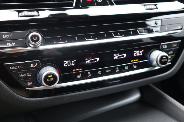 BMW 5 Serie Touring 530i xDrive M-Sport High Executive Achteras Sturing / Trekhaak / 360 Camera / Adaptieve Cruise