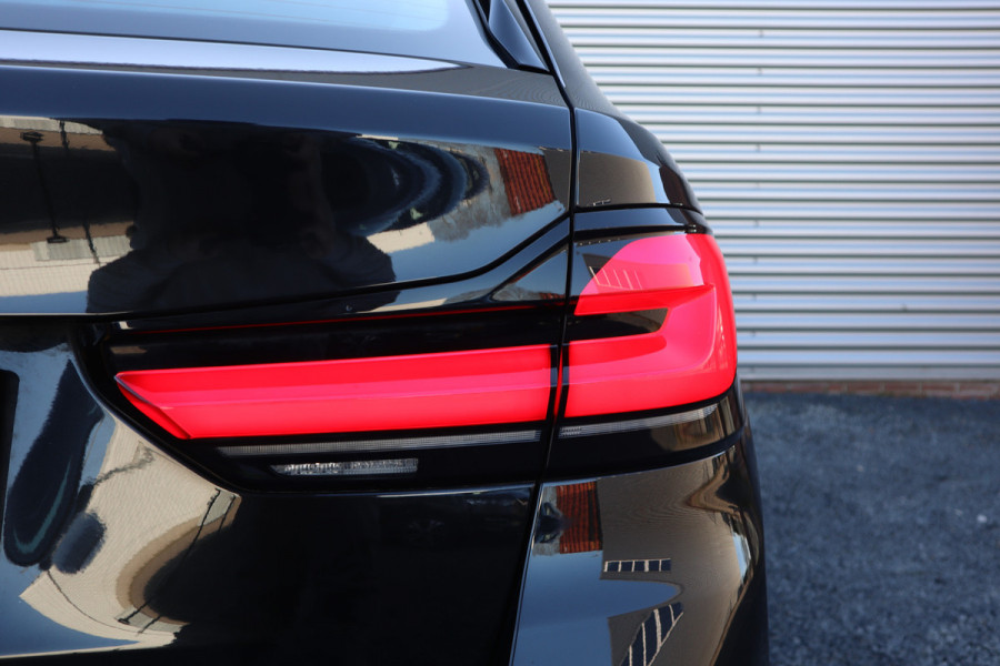 BMW 5 Serie Touring 530e High Executive Pano / Stoelventilatie / Individual / Leder dashboard / Zeer compleet /