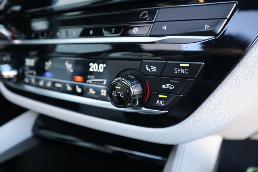 BMW 5 Serie Touring 530e High Executive Pano / Stoelventilatie / Individual / Leder dashboard / Zeer compleet /
