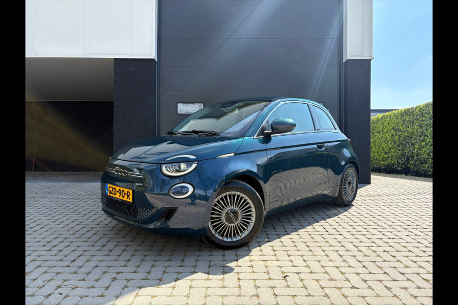 Fiat 500E 42 kWh - CarPlay - Camera - Cruise - Digi dash -PDC