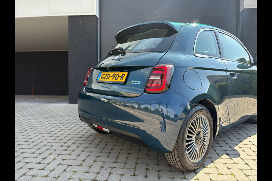 Fiat 500E 42 kWh - CarPlay - Camera - Cruise - Digi dash -PDC