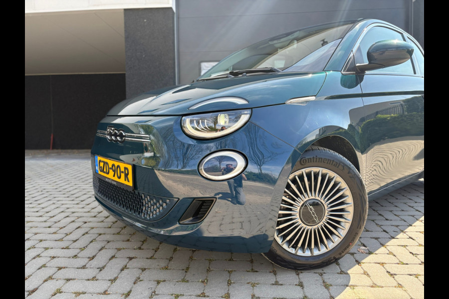 Fiat 500E 42 kWh - CarPlay - Camera - Cruise - Digi dash -PDC