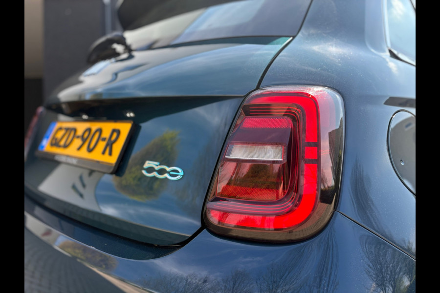 Fiat 500E 42 kWh - CarPlay - Camera - Cruise - Digi dash -PDC