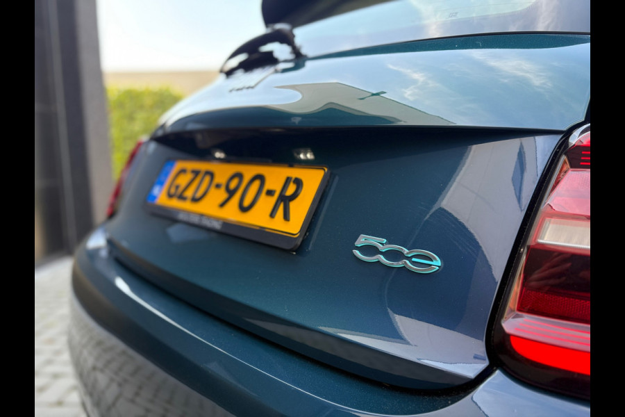 Fiat 500E 42 kWh - CarPlay - Camera - Cruise - Digi dash -PDC