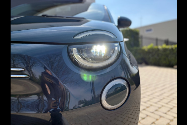 Fiat 500E 42 kWh - CarPlay - Camera - Cruise - Digi dash -PDC
