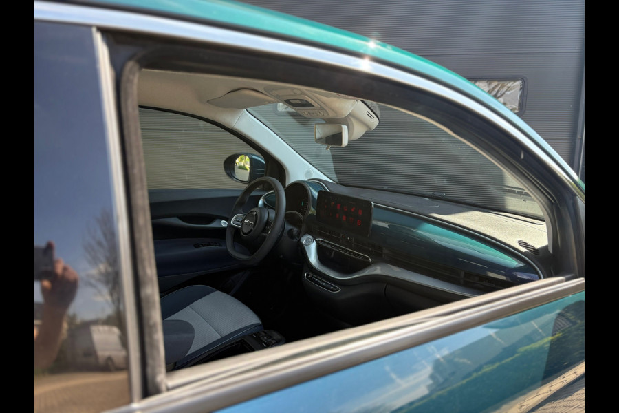 Fiat 500E 42 kWh - CarPlay - Camera - Cruise - Digi dash -PDC