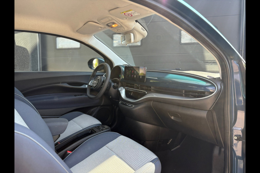 Fiat 500E 42 kWh - CarPlay - Camera - Cruise - Digi dash -PDC