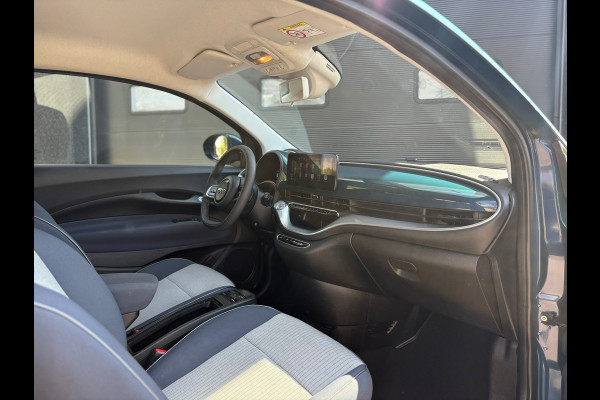 Fiat 500E 42 kWh - CarPlay - Camera - Cruise - Digi dash -PDC