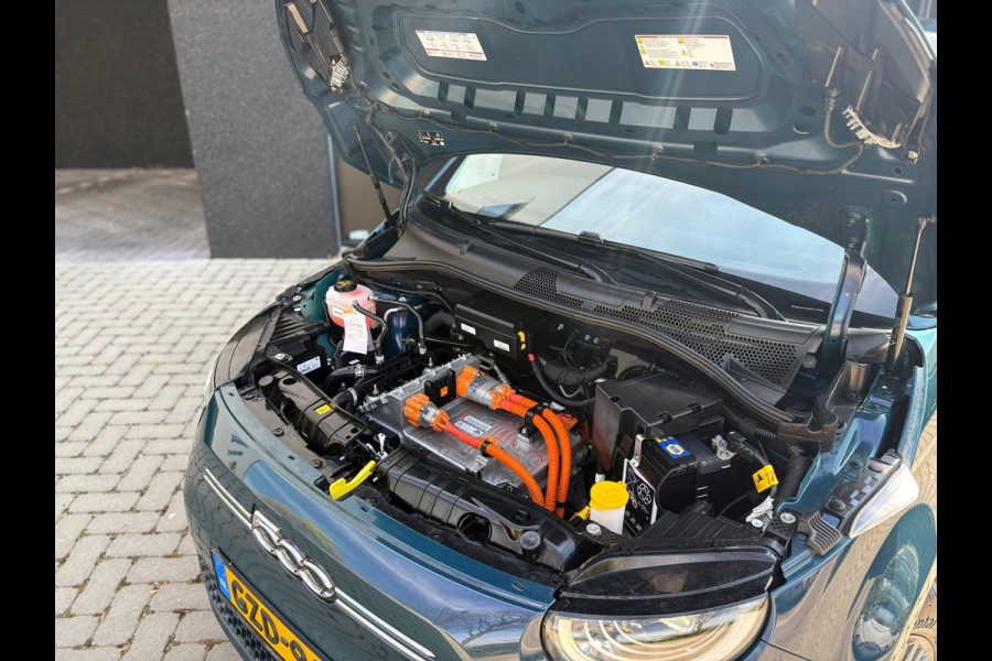 Fiat 500E 42 kWh - CarPlay - Camera - Cruise - Digi dash -PDC