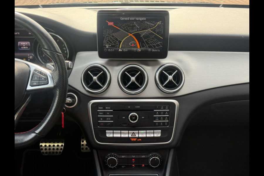 Mercedes-Benz CLA-Klasse Shooting Brake 180 AMG | PANORAMA