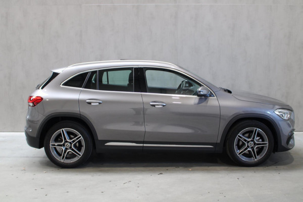 Mercedes-Benz GLA 200 AMG Line Panorama/Camera/Carplay prijs is rijklaar incl 12 maanden bovag