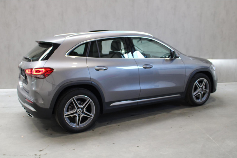 Mercedes-Benz GLA 200 AMG Line Panorama/Camera/Carplay prijs is rijklaar incl 12 maanden bovag