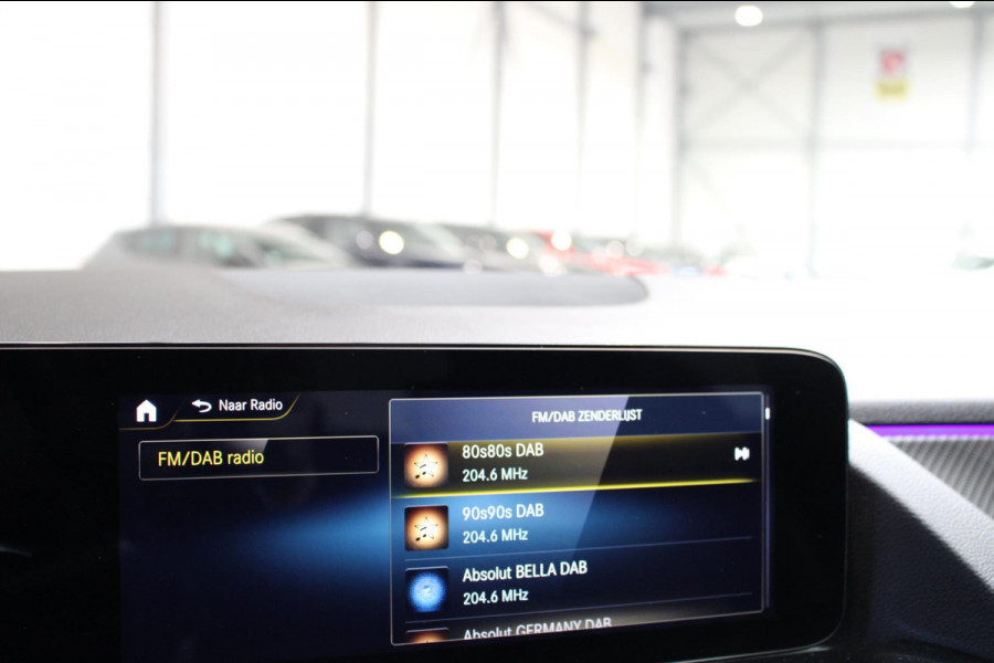 Mercedes-Benz GLA 200 AMG Line Panorama/Camera/Carplay prijs is rijklaar incl 12 maanden bovag