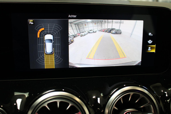 Mercedes-Benz GLA 200 AMG Line Panorama/Camera/Carplay prijs is rijklaar incl 12 maanden bovag
